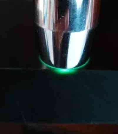 和田玉不值钱的几种料(真玉和假玉在灯光下有啥区别)插图4