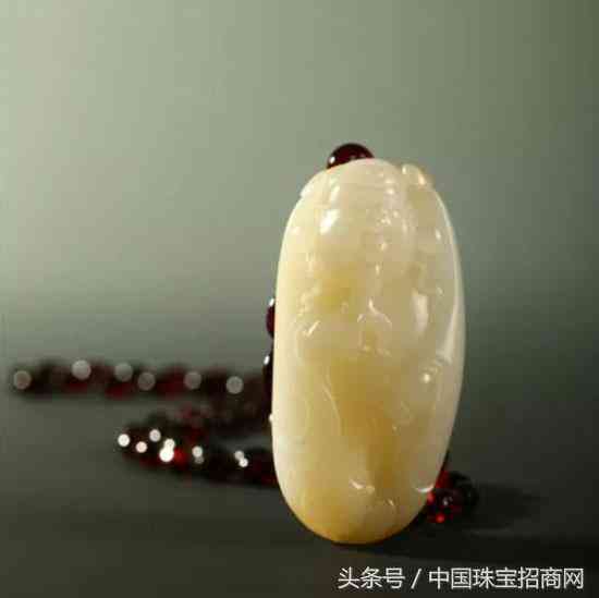 和田玉怎么保养会越来越润(和田玉怎么鉴定真假识别)插图3 和田玉怎么保养会越来越润(和田玉怎么鉴定真假识别)插图3