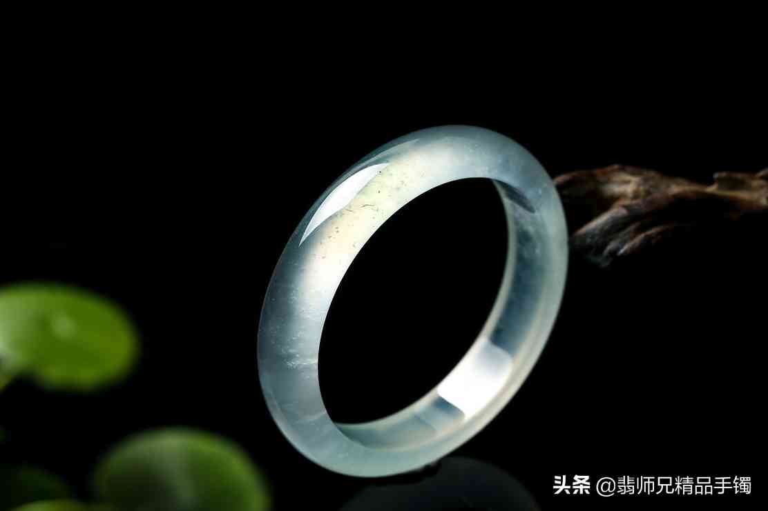 翡翠手镯怎么养才能透(翡翠手镯棉絮多怎么养才能透)插图3
