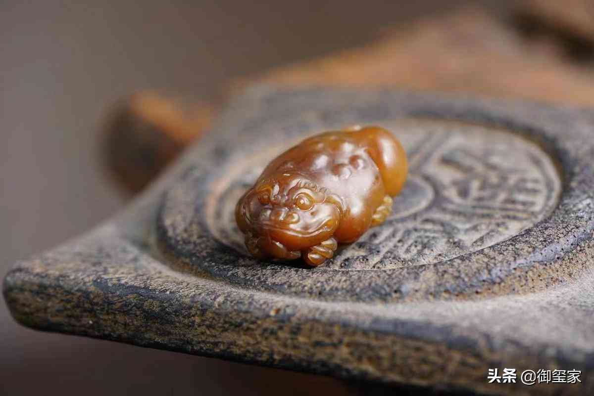 新疆和田玉的鉴别方法(和田玉鉴别最简单方法)插图7 新疆和田玉的鉴别方法(和田玉鉴别最简单方法)插图7