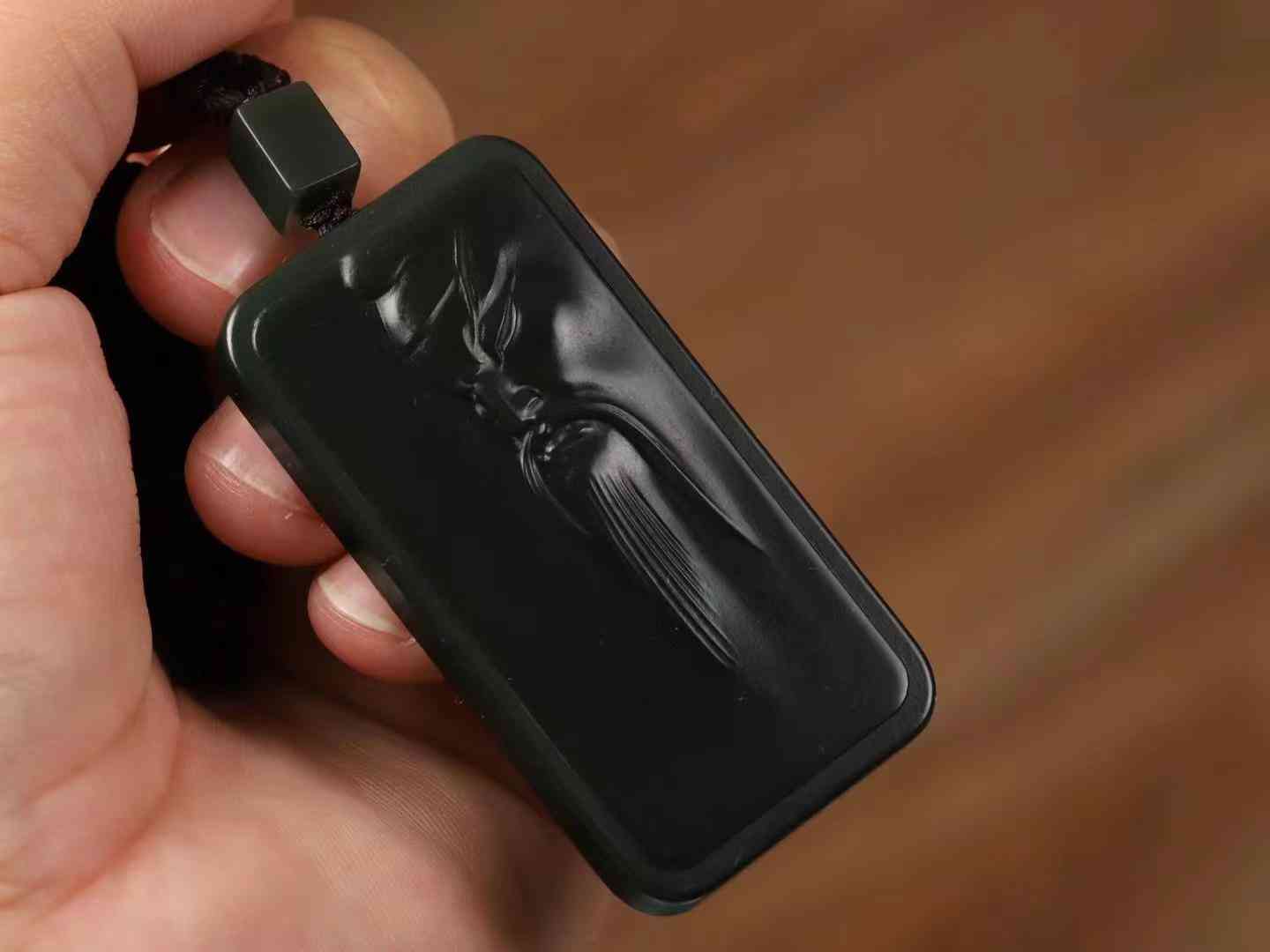 和田青玉的鉴别方法(和田青玉的鉴别方法有哪些)