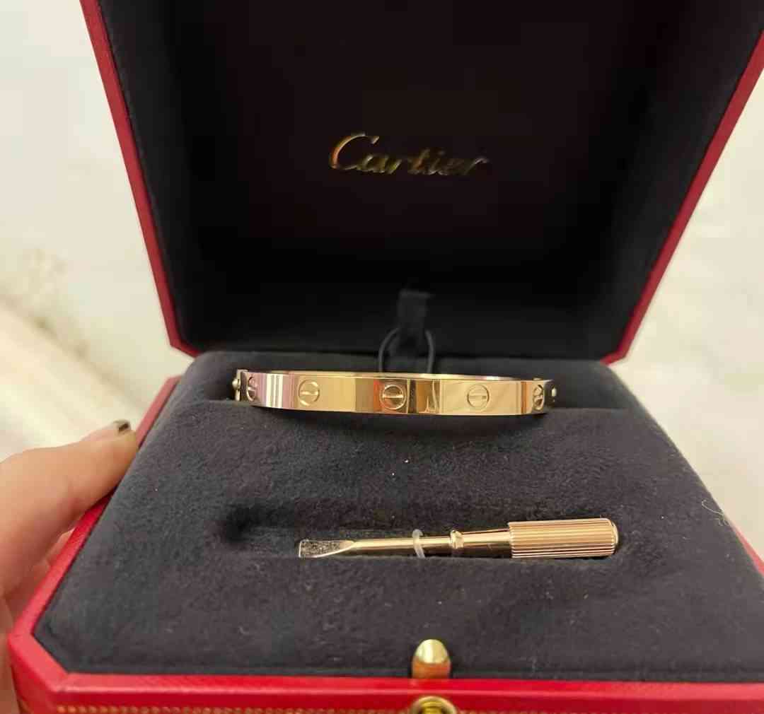 卡地亚黄金手镯(卡地亚黄金手镯多少钱一克)插图6