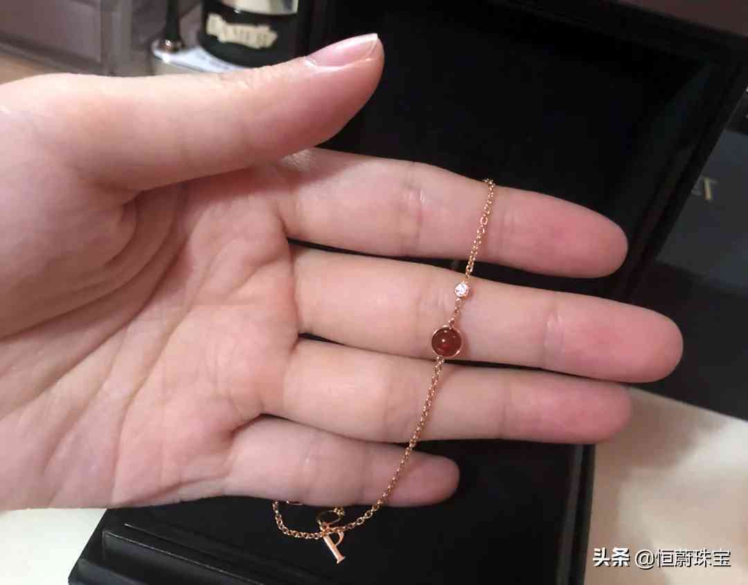 奢侈品手链品牌排行榜前十名(奢侈品手链图片大全)插图8 奢侈品手链品牌排行榜前十名(奢侈品手链图片大全)插图8