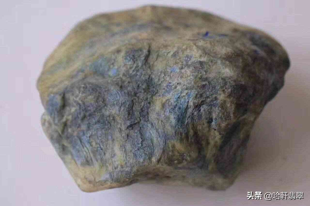 翡翠原石和翡翠毛料有什么区别(翡翠原石和翡翠毛料有什么区别图片)插图3