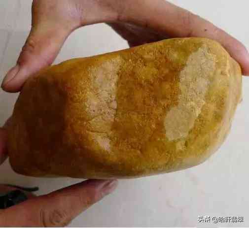 翡翠原石和翡翠毛料有什么区别(翡翠原石和翡翠毛料有什么区别图片)插图5