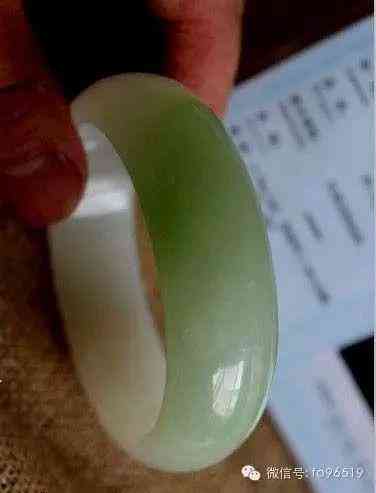 红玛瑙手镯一般多少钱(南红玛瑙手镯一般多少钱)插图2