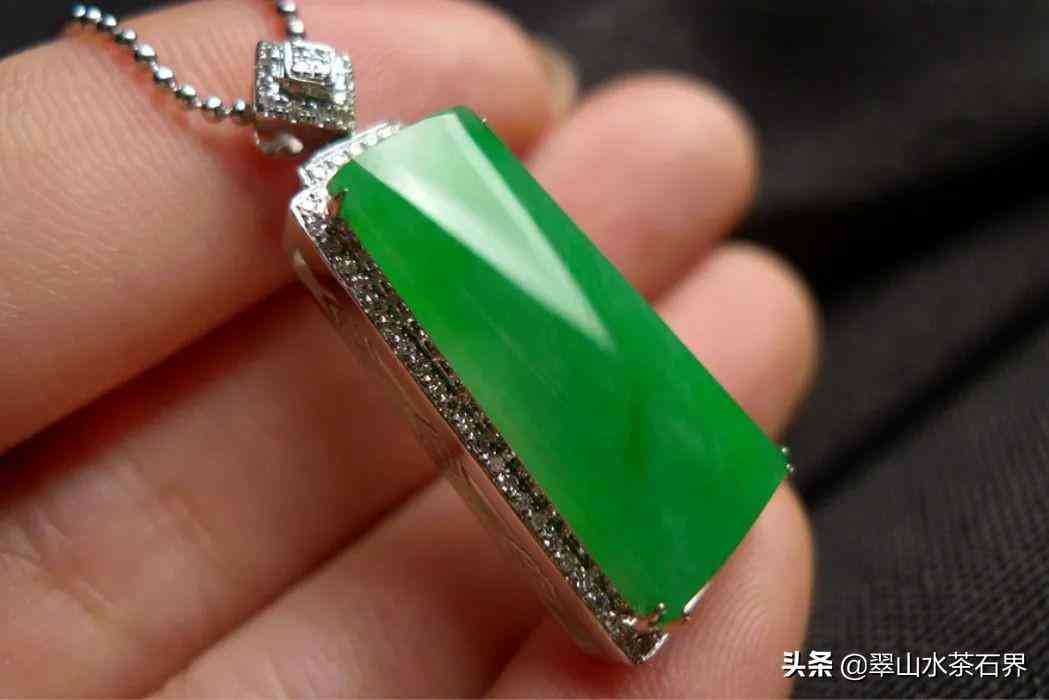 黄翡翠的寓意(黄翡翠的寓意是什么)插图4