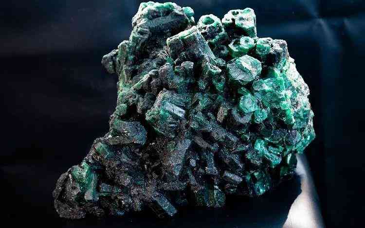 祖母绿1克拉多少钱(祖母绿1克拉多少钱哥伦比亚)插图3