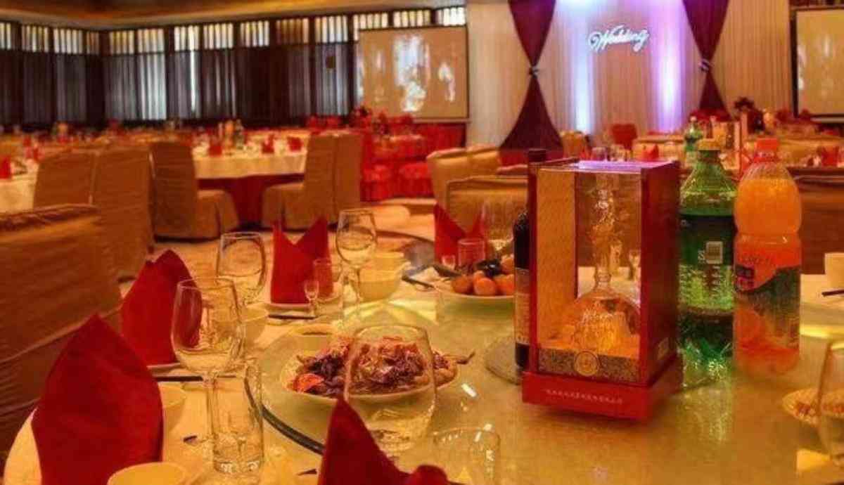 结婚应该送什么礼物好(老师结婚学生应该送什么礼物好)