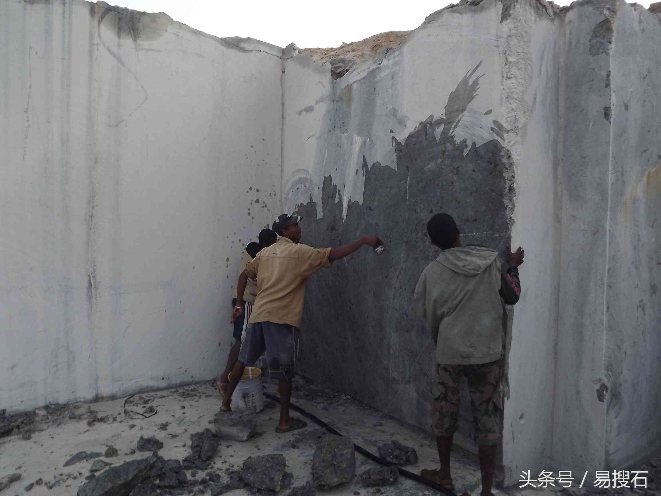 拉长石价格(拉长石原石价格一般在多少)插图4