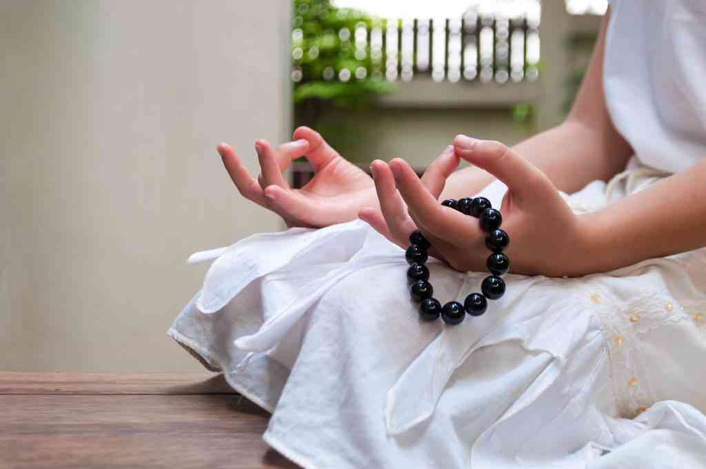 貔貅怎样佩戴才能进财(貔貅怎样佩戴才能进财项链)插图1