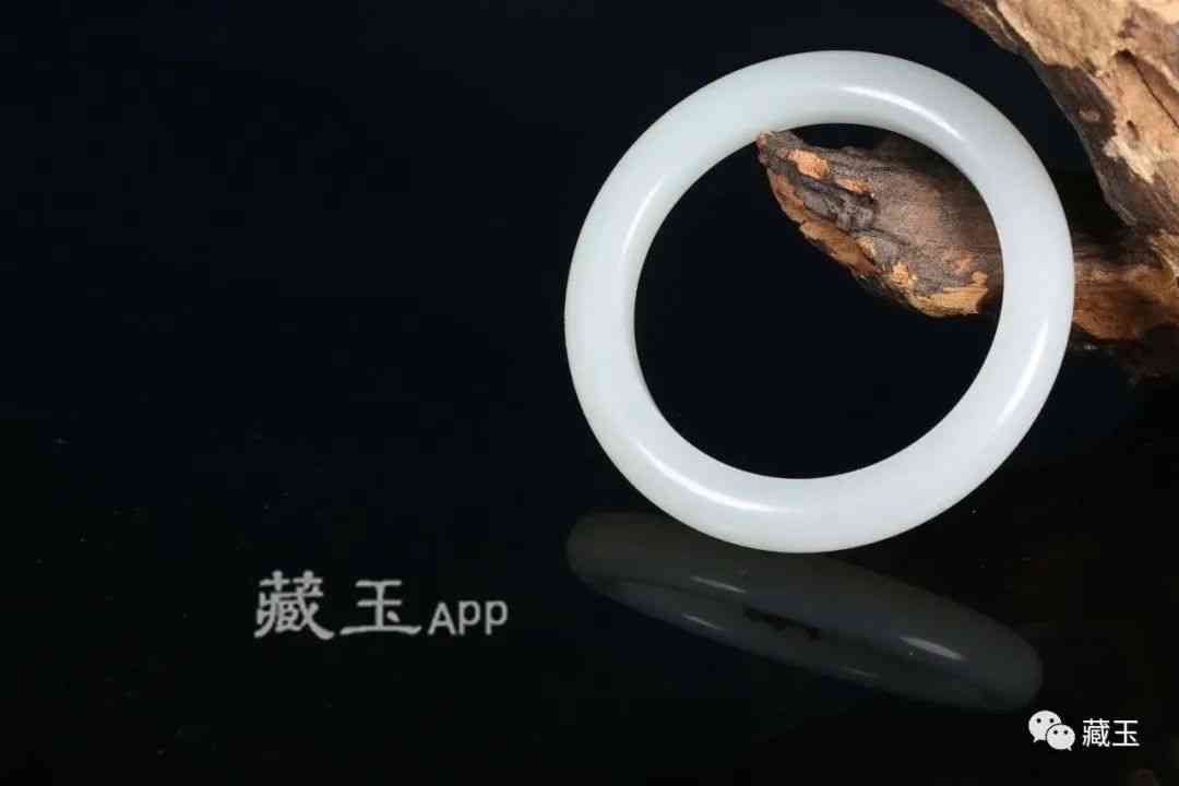 和田玉手镯价格一般在多少钱(和田玉手镯价格一般在多少钱左右)插图6 和田玉手镯价格一般在多少钱(和田玉手镯价格一般在多少钱左右)插图6