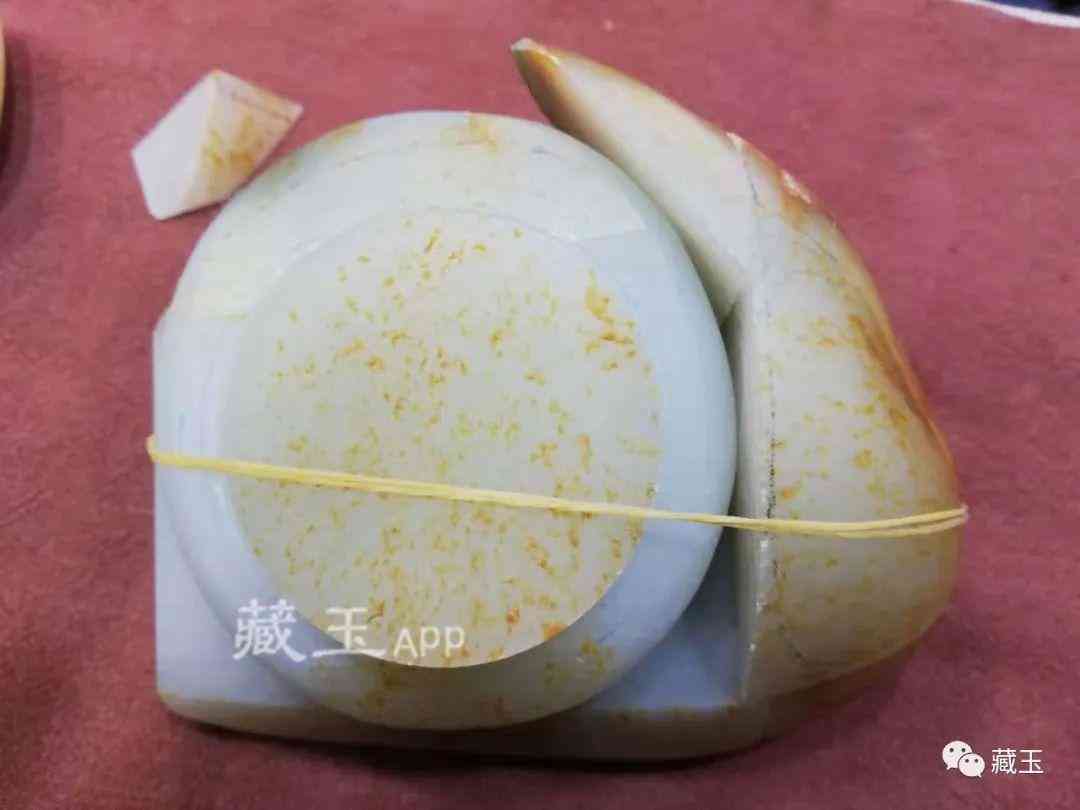 和田玉手镯价格一般在多少钱(和田玉手镯价格一般在多少钱左右)插图8 和田玉手镯价格一般在多少钱(和田玉手镯价格一般在多少钱左右)插图8