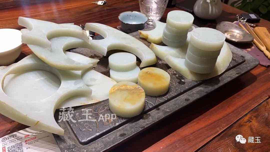 和田玉手镯价格一般在多少钱(和田玉手镯价格一般在多少钱左右)插图11 和田玉手镯价格一般在多少钱(和田玉手镯价格一般在多少钱左右)插图11