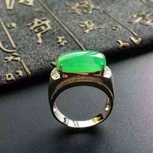 玉和翡翠哪个好(玉和翡翠哪个好翡翠和玉哪个好)插图1