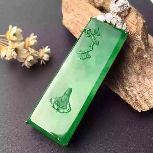 玉和翡翠哪个好(玉和翡翠哪个好翡翠和玉哪个好)插图2