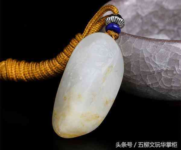 女人脖子上戴玉貔貅好吗(女人脖子上戴玉貔貅图片)插图1