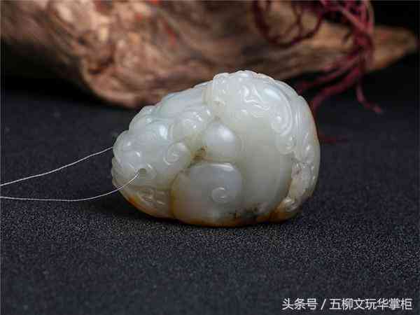 女人脖子上戴玉貔貅好吗(女人脖子上戴玉貔貅图片)插图5