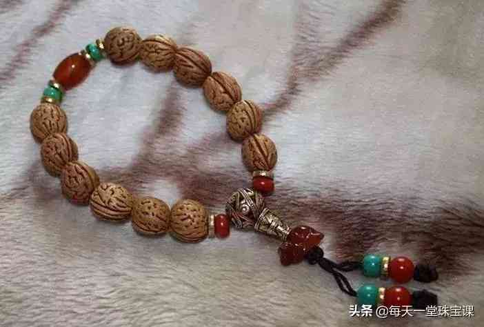 翡翠三种最忌讳(翡翠三种最忌讳的颜色)插图32