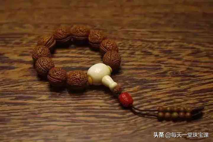 翡翠三种最忌讳(翡翠三种最忌讳的颜色)插图33