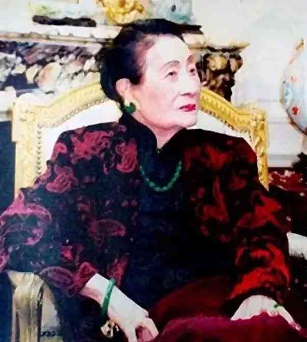 贵妃镯什么人不宜戴(贵妃镯什么人不宜戴手上)插图5