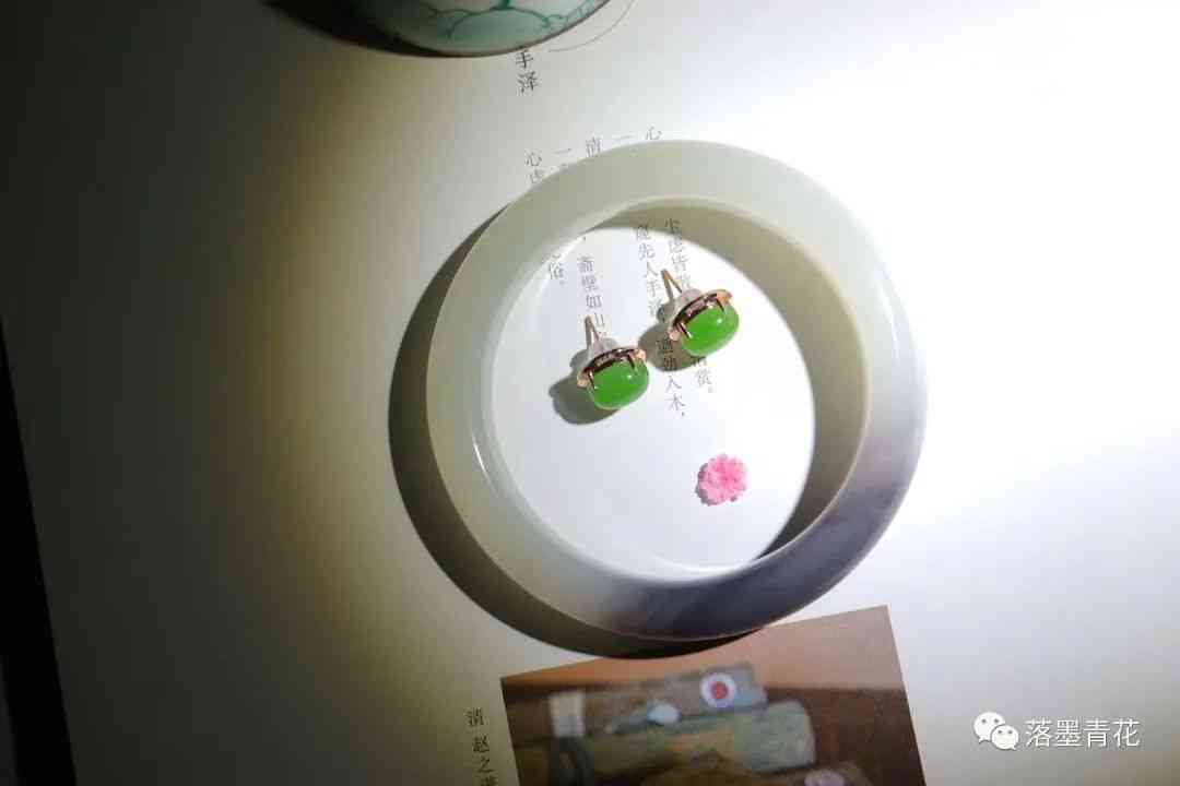 和田玉挂件价格一般多少(和田玉挂件价格一般多少钱一克)插图3 和田玉挂件价格一般多少(和田玉挂件价格一般多少钱一克)插图3