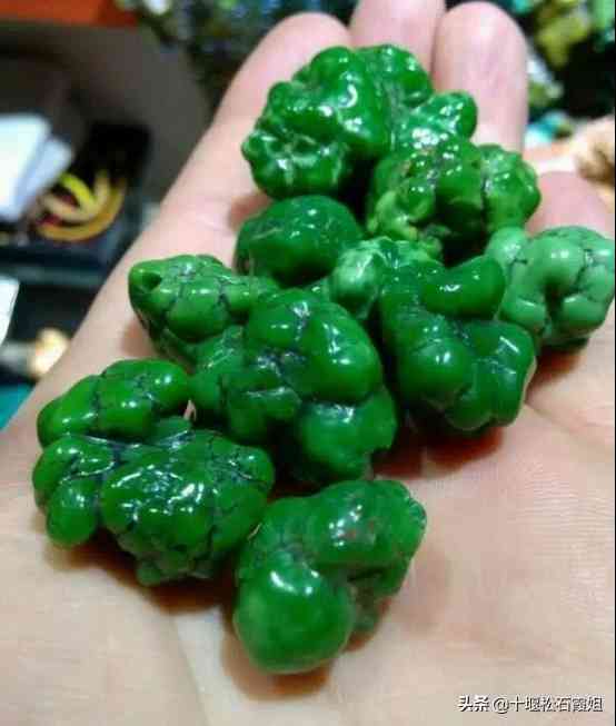 绿松石原矿多少钱一克(绿松石原矿石多少钱一克)插图9 绿松石原矿多少钱一克(绿松石原矿石多少钱一克)插图9