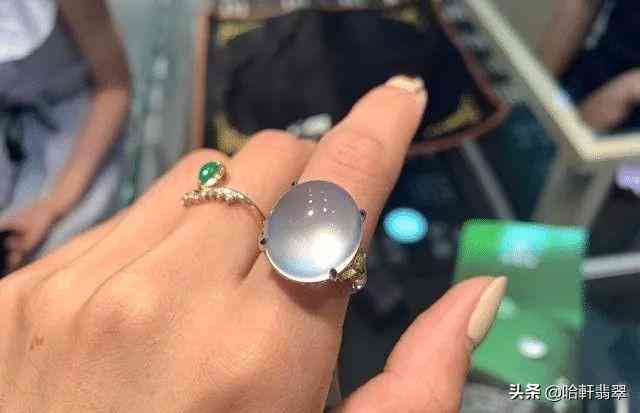 石英质玉和翡翠的区别(石英质玉和翡翠的区别是什么)插图2