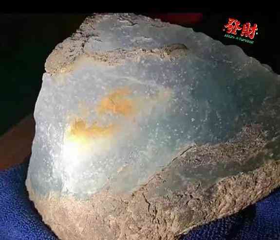 冰种翡翠挂件价格(冰种翡翠挂件价格表)插图1 冰种翡翠挂件价格(冰种翡翠挂件价格表)插图1