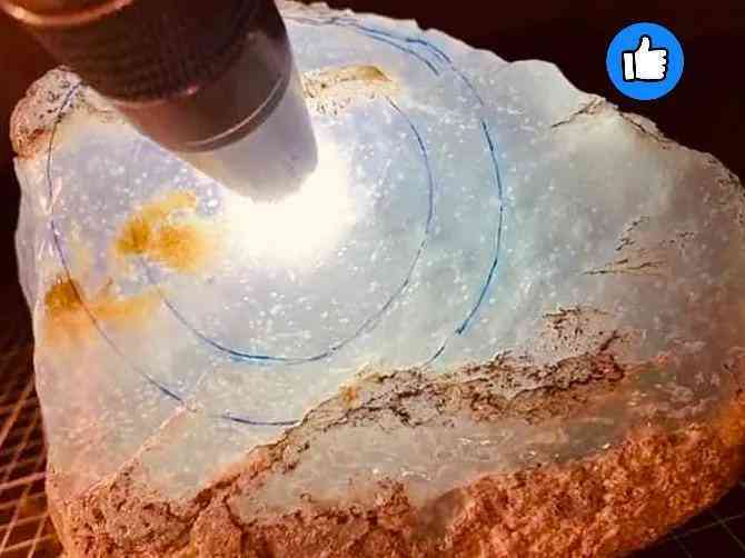 冰种翡翠挂件价格(冰种翡翠挂件价格表)插图2 冰种翡翠挂件价格(冰种翡翠挂件价格表)插图2