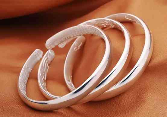 纯银999多少钱一克回收(纯银9999多少钱一克回收)