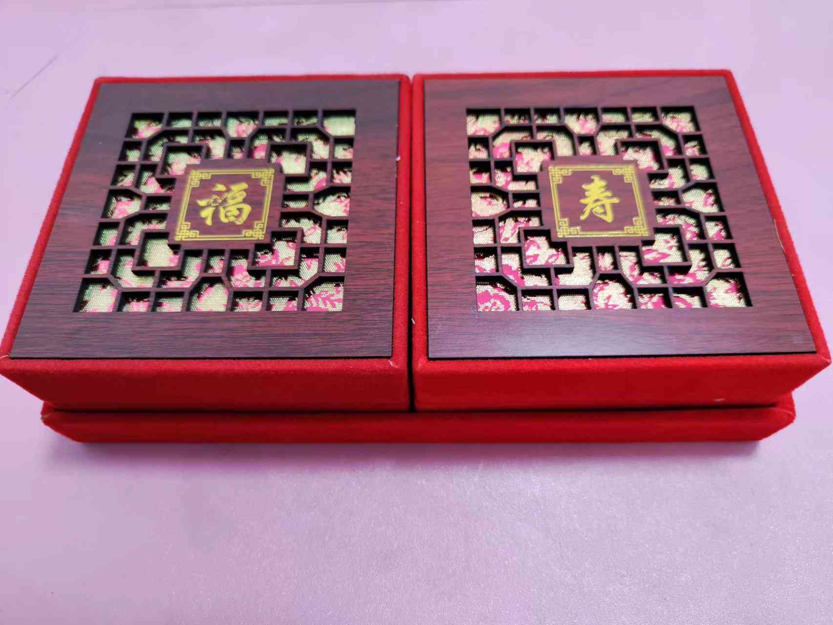 蓝田玉手镯(蓝田玉手镯缠丝玉)插图3 蓝田玉手镯(蓝田玉手镯缠丝玉)插图3