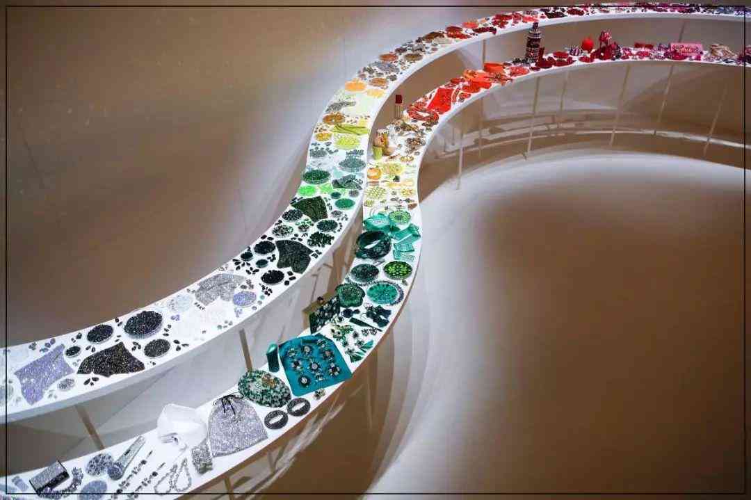 施华洛世奇元素水晶是什么意思(施华洛世奇元素项链什么意思)插图12 施华洛世奇元素水晶是什么意思(施华洛世奇元素项链什么意思)插图12