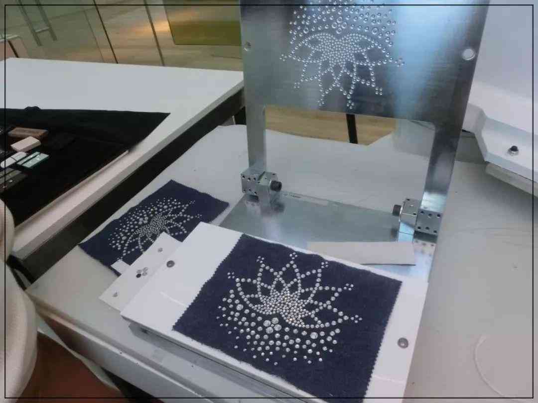 施华洛世奇元素水晶是什么意思(施华洛世奇元素项链什么意思)插图24 施华洛世奇元素水晶是什么意思(施华洛世奇元素项链什么意思)插图24