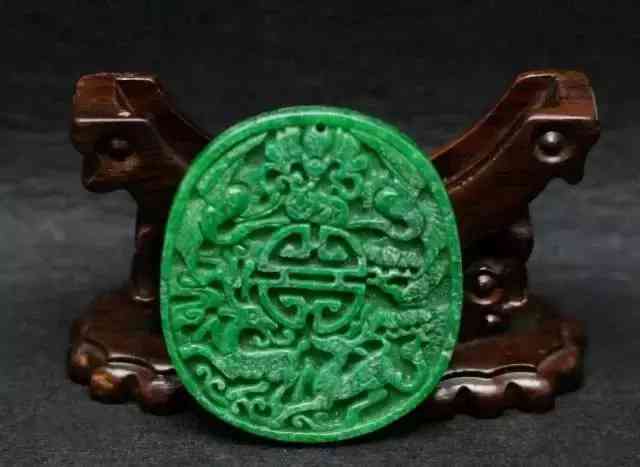 翡翠有哪些品种(翡翠有哪些品种图片)插图9 翡翠有哪些品种(翡翠有哪些品种图片)插图9