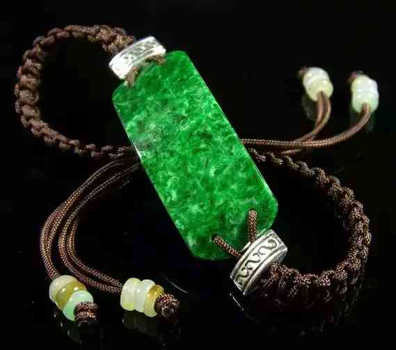 翡翠有哪些品种(翡翠有哪些品种图片)插图11 翡翠有哪些品种(翡翠有哪些品种图片)插图11