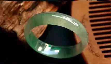 翡翠有哪些品种(翡翠有哪些品种图片)插图18 翡翠有哪些品种(翡翠有哪些品种图片)插图18