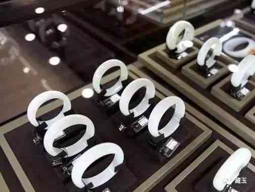 玉石为什么养人(玉石为什么养人不能戴)插图4 玉石为什么养人(玉石为什么养人不能戴)插图4