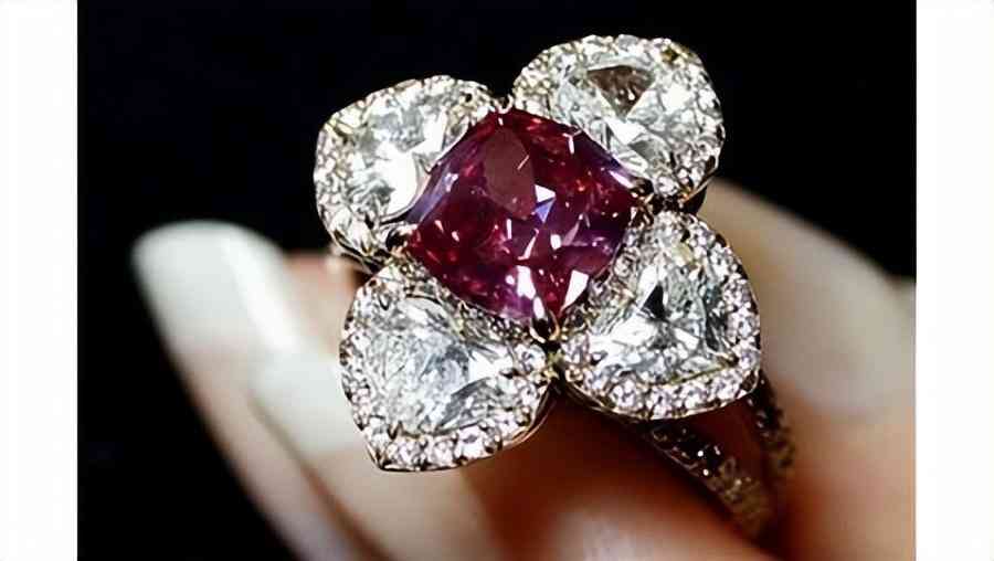 18k金戒指价格表(18k金戒指价格表大全)插图1 18k金戒指价格表(18k金戒指价格表大全)插图1