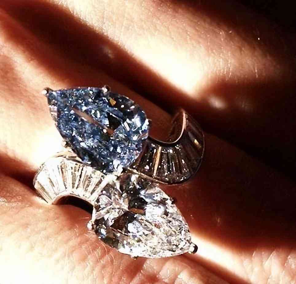 18k金戒指价格表(18k金戒指价格表大全)插图3 18k金戒指价格表(18k金戒指价格表大全)插图3