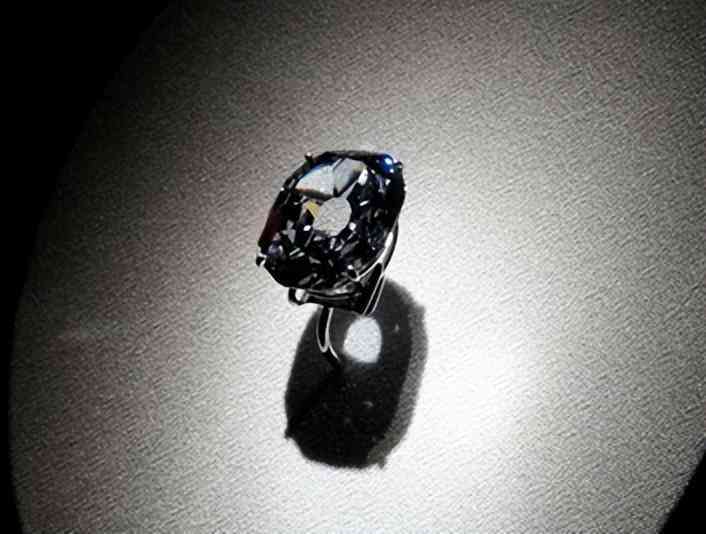 18k金戒指价格表(18k金戒指价格表大全)插图29 18k金戒指价格表(18k金戒指价格表大全)插图29