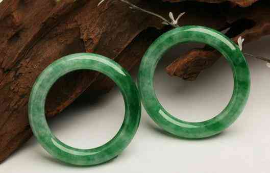 关于玉手镯的知识(关于玉手镯的知识有哪些)插图50