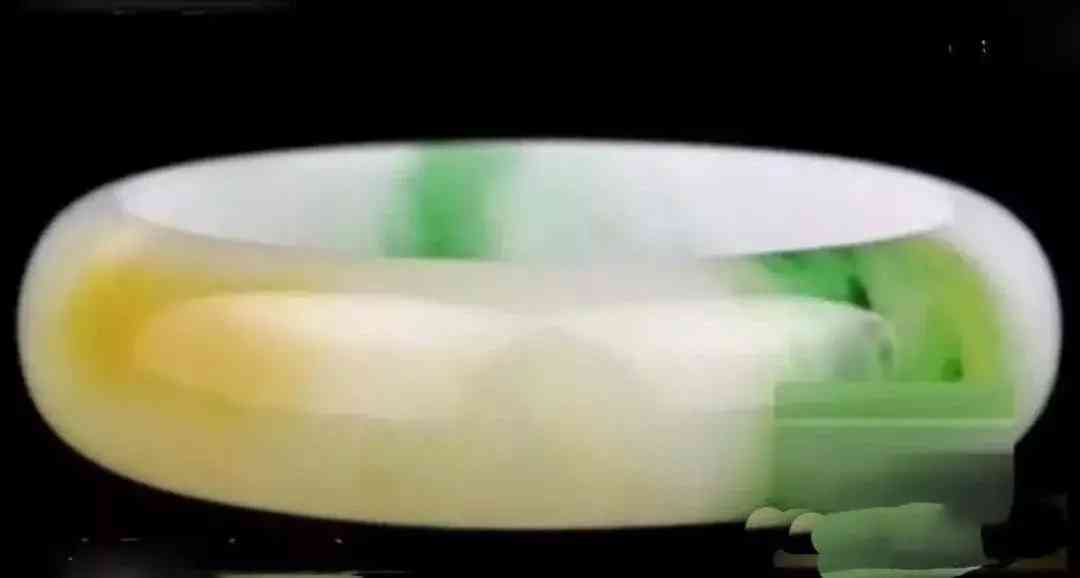 三色翡翠属于什么档次(三彩翡翠属于什么档次)插图1 三色翡翠属于什么档次(三彩翡翠属于什么档次)插图1