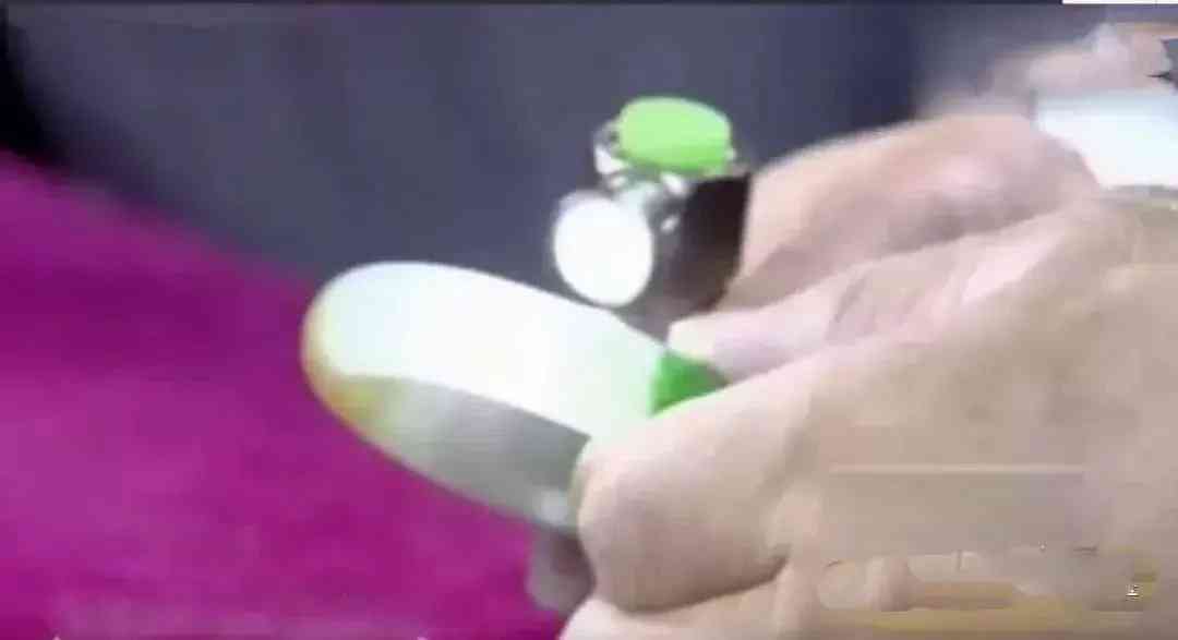 三色翡翠属于什么档次(三彩翡翠属于什么档次)插图2 三色翡翠属于什么档次(三彩翡翠属于什么档次)插图2