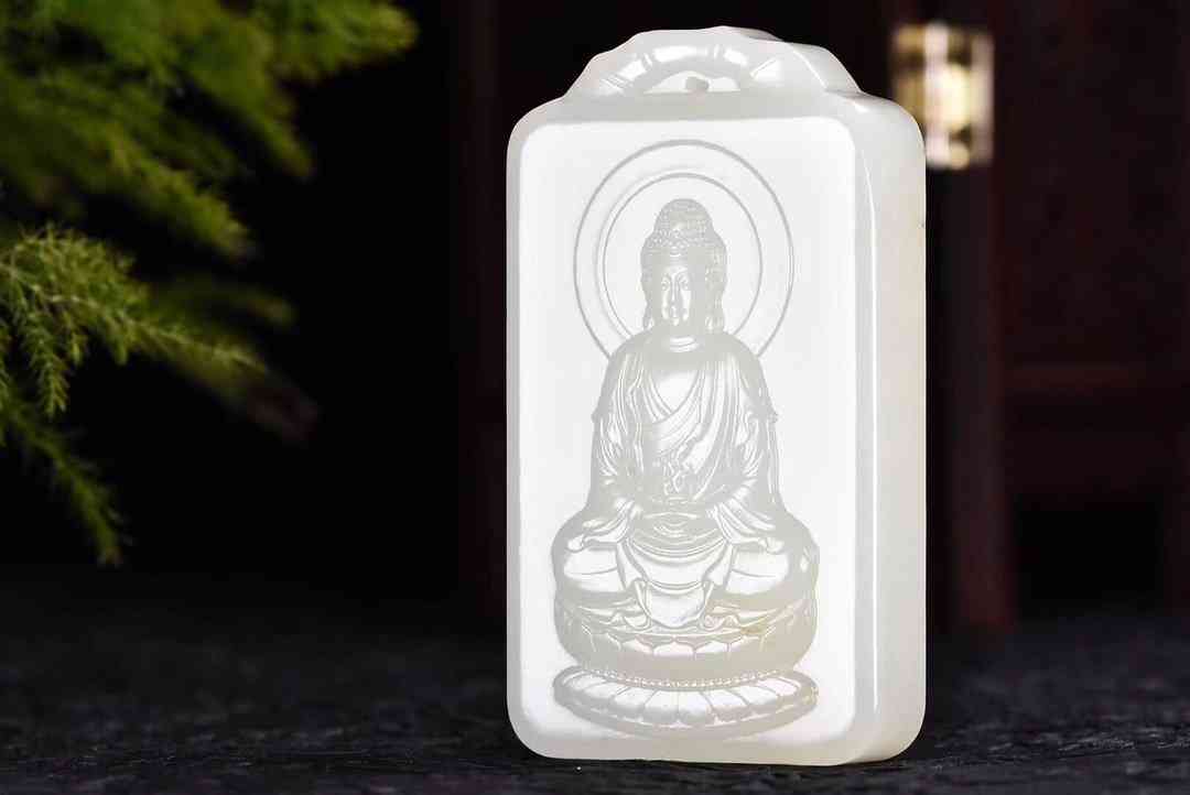 白玉怎么鉴别玉的好坏(白玉怎么鉴别玉的好坏视频)