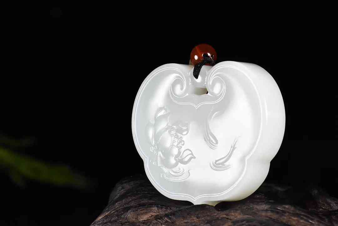 白玉怎么鉴别玉的好坏(白玉怎么鉴别玉的好坏视频)插图1