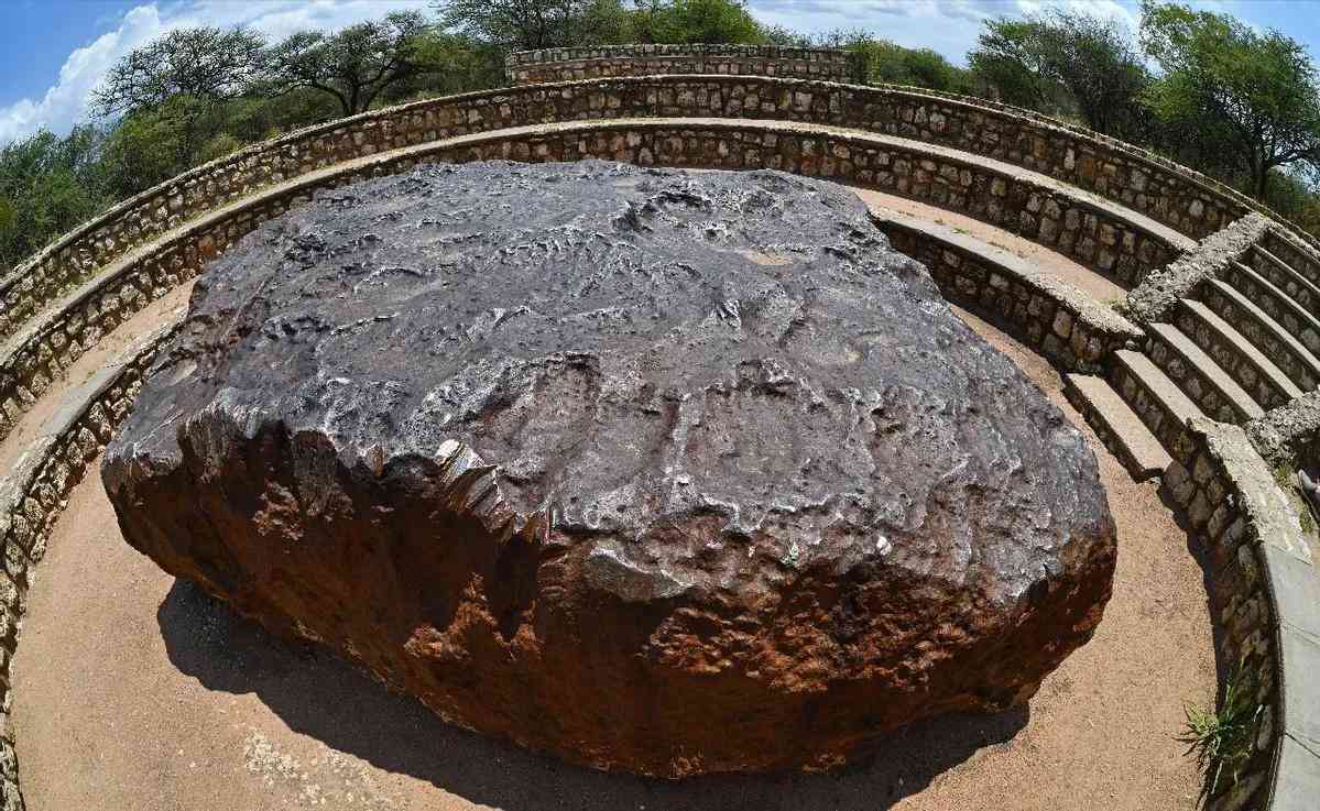 黑陨石价格多少钱一克(黑陨石价格能值多少钱一克)插图7