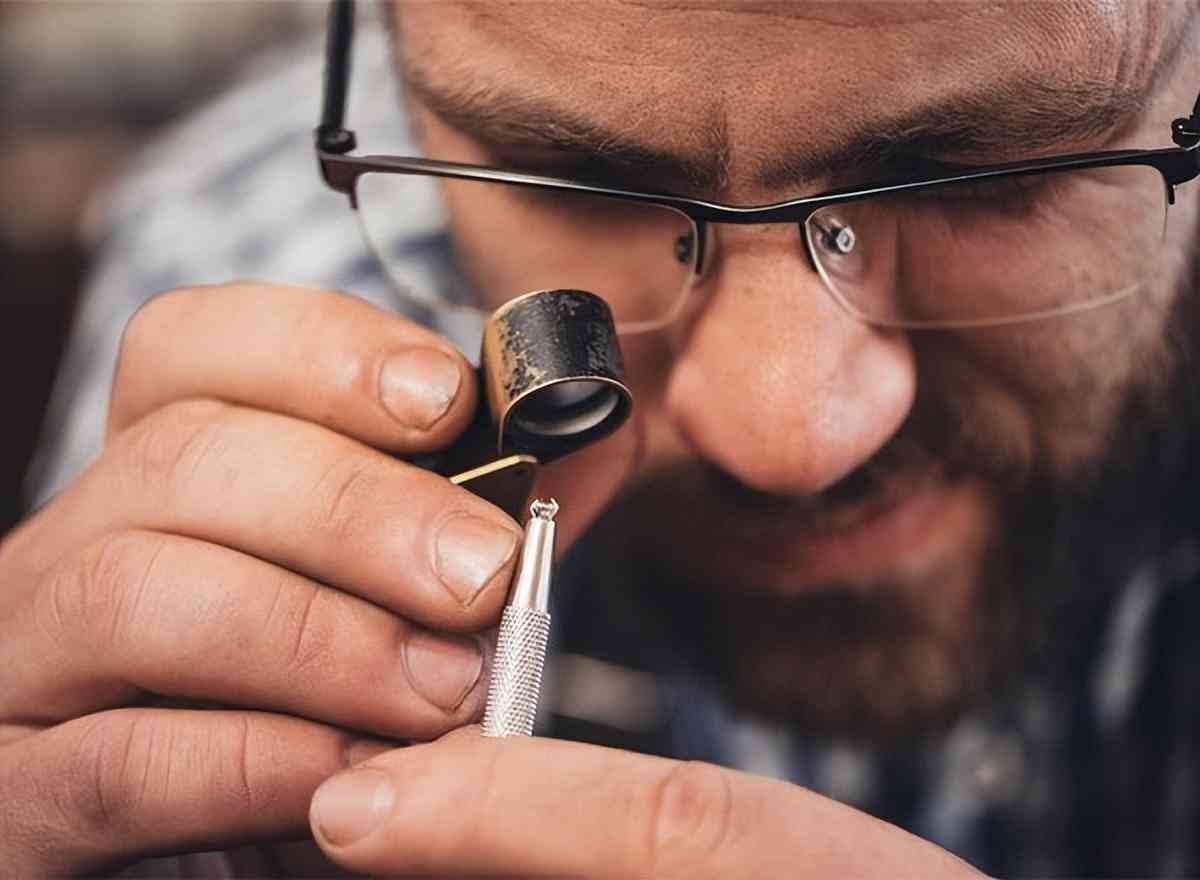 钻石证书丢了补办大概费用(钻石证书丢了补办大概费用多少)