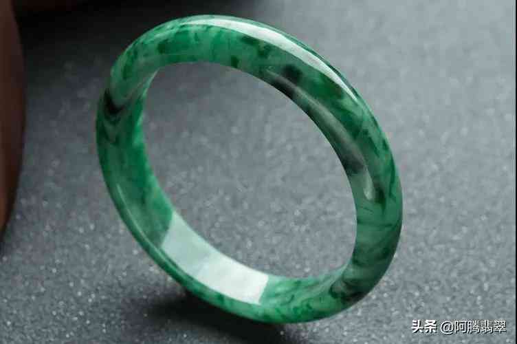 翡翠手镯种类(翡翠手镯种类和图解)插图1