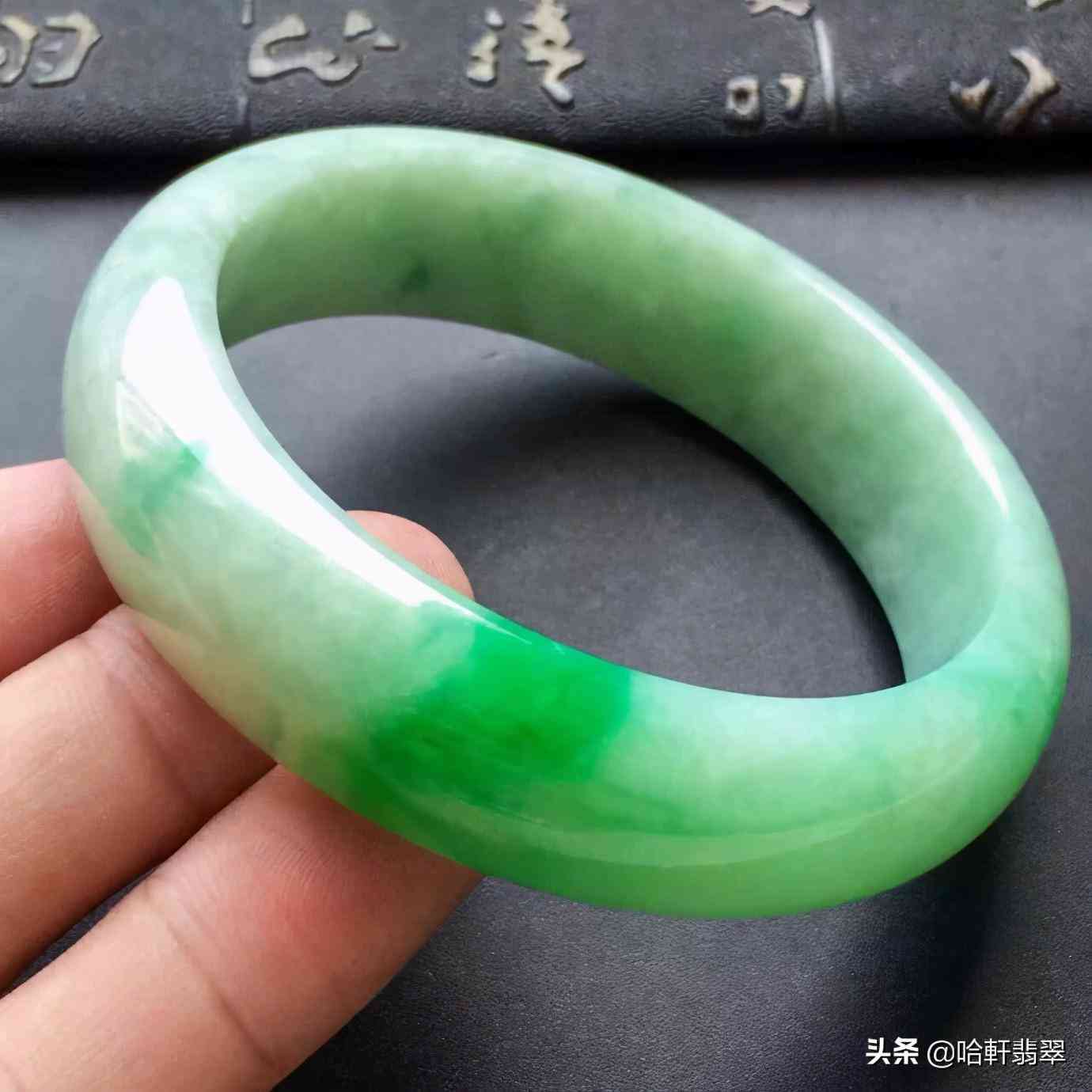 鉴别翡翠的最简单方法(鉴别翡翠的最简单方法视频)插图4